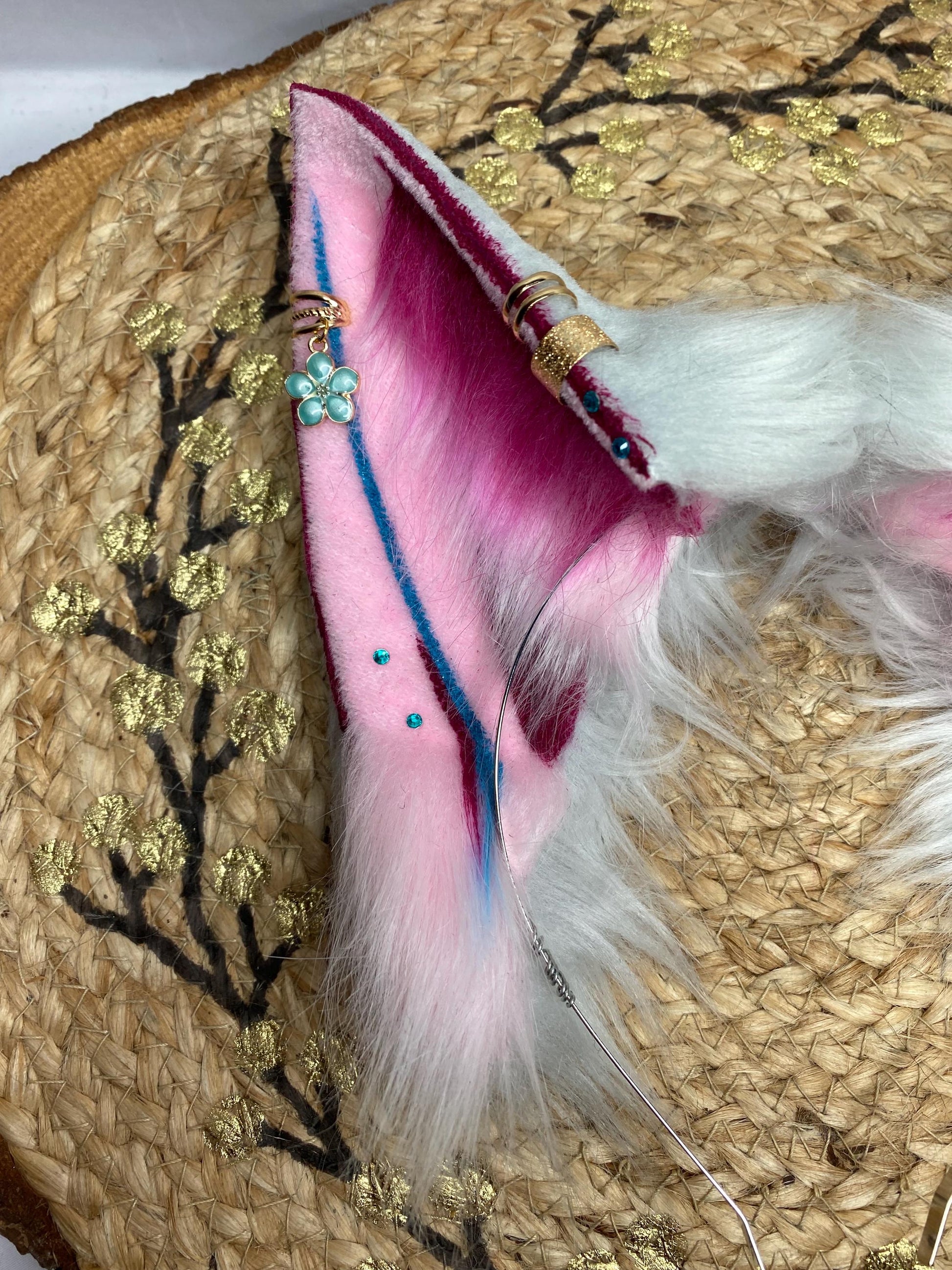 Ahri Cosplay LOL Spirit Blossom fox ears made of faux fur for cosplay, streamers, therians, furries, wearable as a headband
