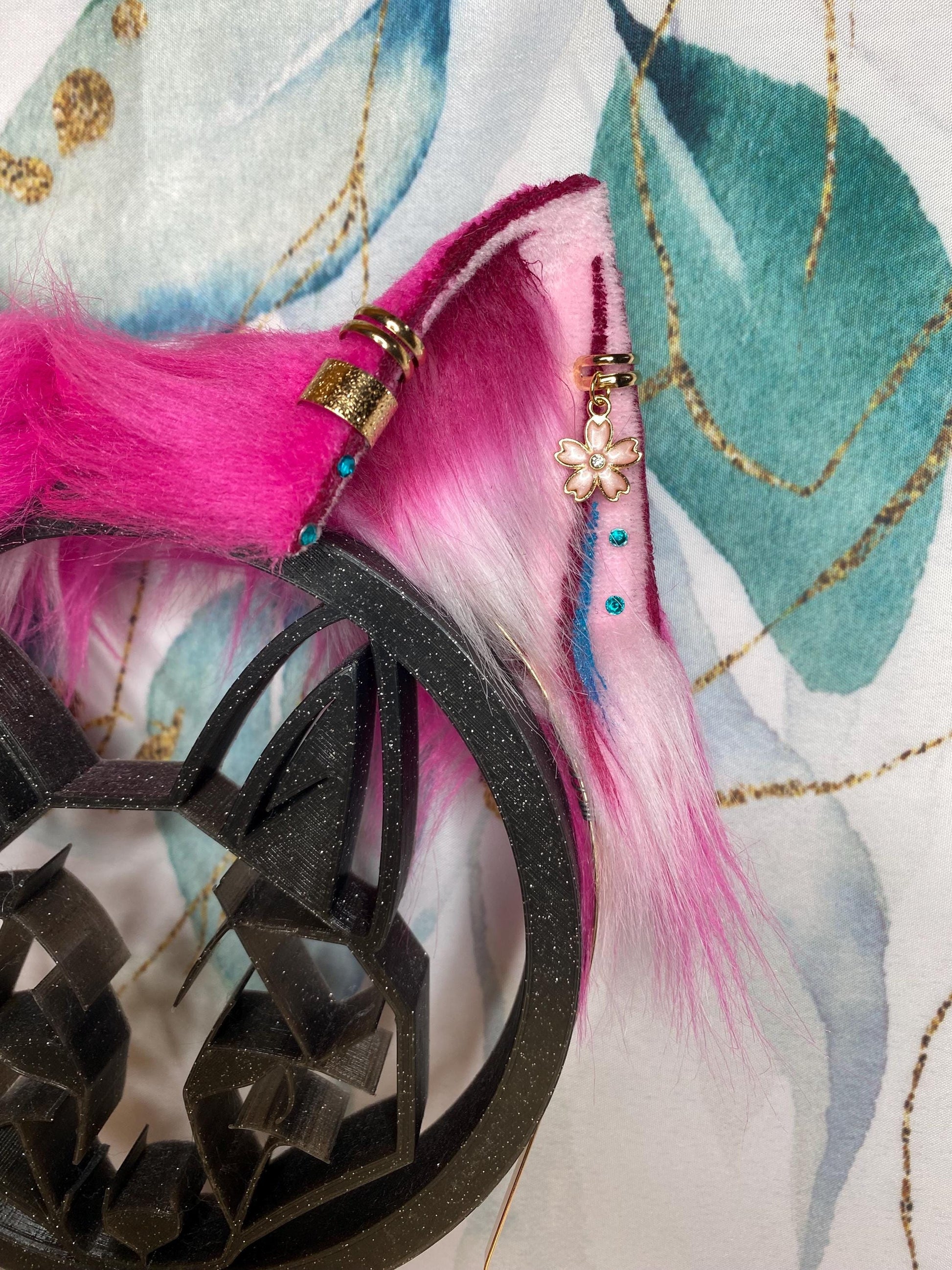 Ahri Cosplay LOL Spirit Blossom cat ears made of faux fur for cosplay, streamers, therians, furry wearable as a headband